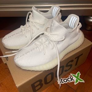 Off white Yeezys in mint condition worn only once